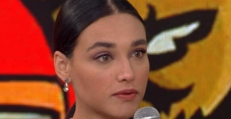 Revelação! Débora Nascimento chora ao relatar assédio sexual: ”Cheguei em casa cheia de dor”