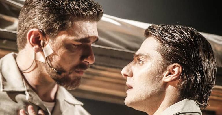 Hugo Bonemer reata namoro e ganha surpresa apaixonada de Conrado Helt: ”Foi de improviso”
