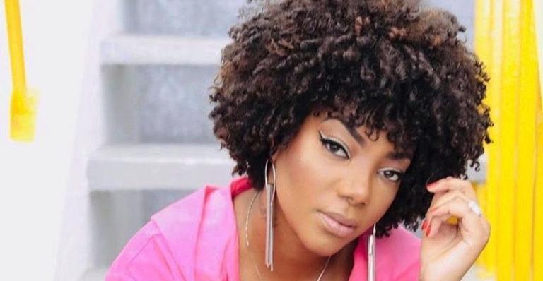 Quebrando a banca! Ludmilla surge sem sutiã e deixa tatuagem estratégica totalmente à mostra