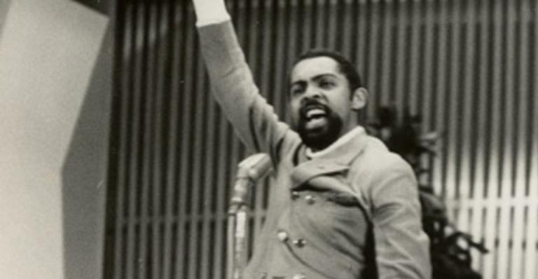 Gilberto Gil completa 77 anos de vida e ganha homenagens emocionantes de famosos