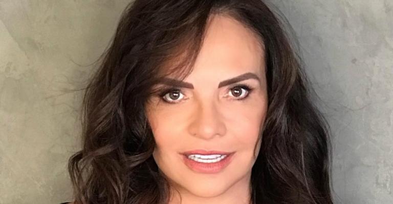 Aos 58 anos, Luiza Tomé surge com decote generoso e impressiona com corpão: ”Diva”