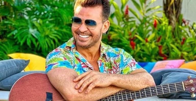 Eduardo Costa declara sobre clipe com Fontenelle: ”Se tivesse uma cama a gente teria trepado”