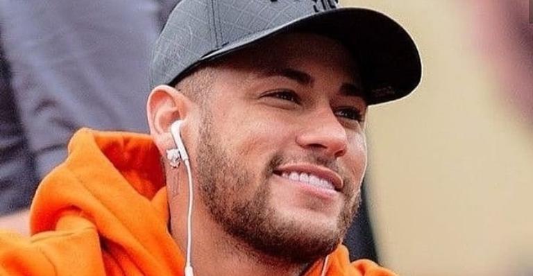 Sem pestanejar, Neymar Jr. dá festa em apartamento bloqueado pela justiça