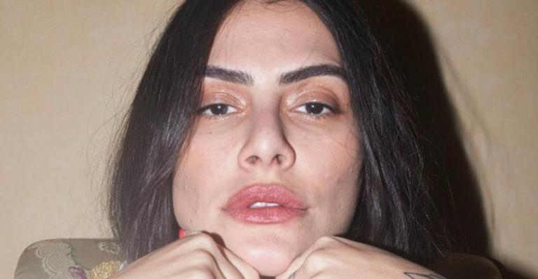 Cleo desabafa sobre ”quilinhos a mais” e dispara: ”Marcas e abismos”