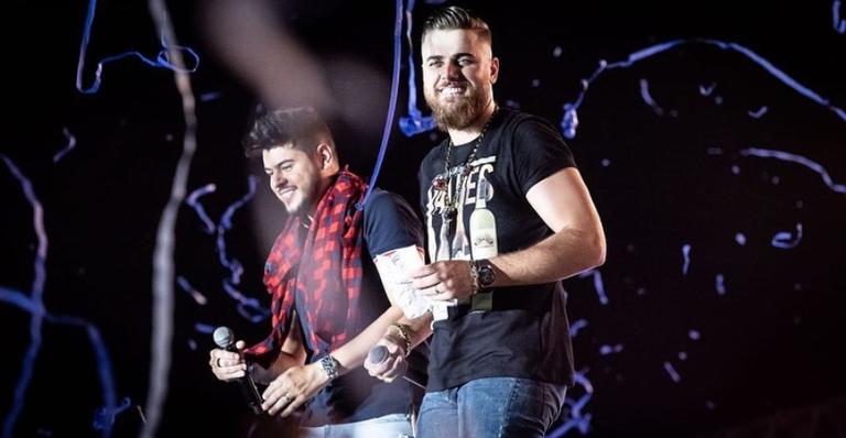 Zé Neto e Cristiano chamam fã cadeirante ao palco e tomam atitude surpreendente: ”Foi emocionante”