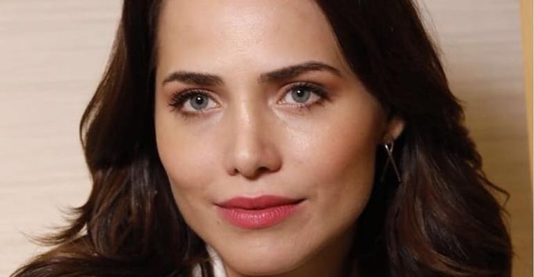 Letícia Colin faz primeira aparição grávida e barrigão impressiona: ”Que grande!”