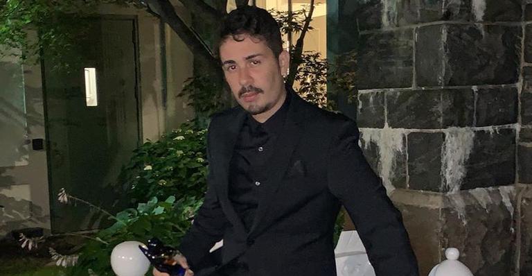 Após críticas por filmar morador de rua, Carlinhos Maia divulga projeto para pessoas sem teto