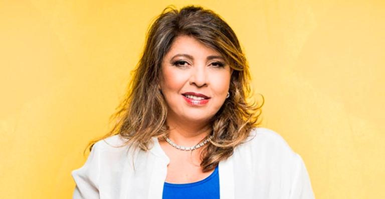 Roberta Miranda interrompe show às pressas e socorre fã que estava passando mal: ”Era o mínimo que eu poderia fazer”