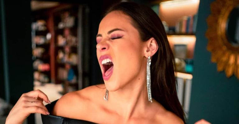 É hoje! Vivi Guedes aparece irreconhecível em preparação para o casamento e fãs alertam: ”Não vá”
