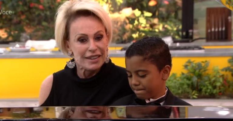 Ana Maria Braga fica comovida com pianista de 11 anos e vai às lágrimas ao vivo