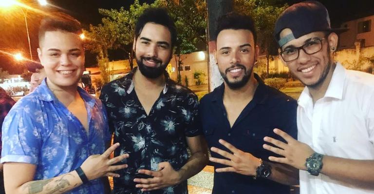 Cantores sertanejos morrem após acidente de carro no interior de São Paulo 