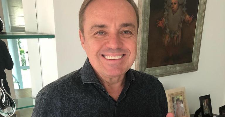 Gugu Liberato faz rara aparição ao lado das filhas gêmeas e beleza impressiona 