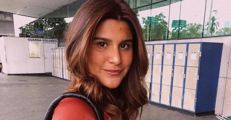 Aos 19 anos, Giulia Costa ostenta corpão em praia dos Estados Unidos e web vai à loucura