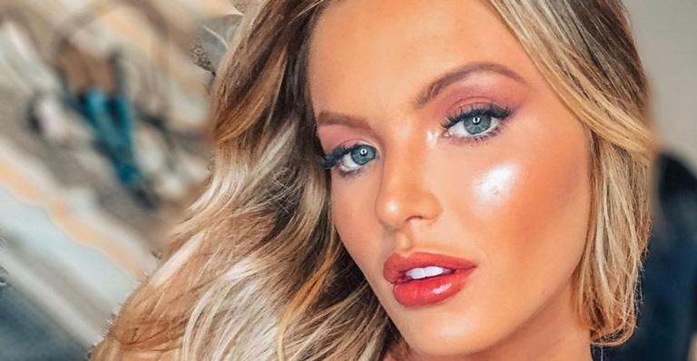 Prima gata de Luísa Sonza faz sucesso na web ao ostentar corpão de biquíni fio dental em praia paradisíaca