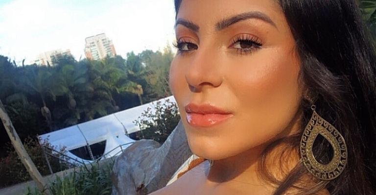 Emocionada, Andressa Ferreira surge com camiseta que mostra rostinho do bebê: ”Como lidar?”