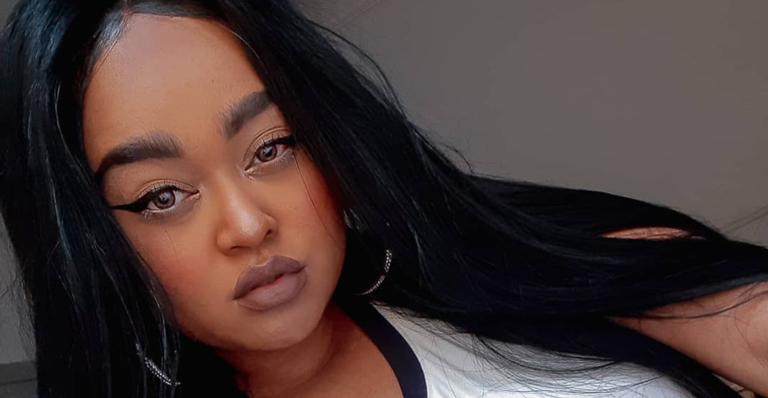 De fio-dental, ex-BBB Rízia Cerqueira exibe bumbum gigante em clique e leva fãs à loucura