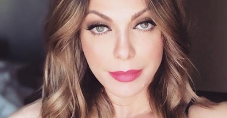 Sheila Mello completa 41 anos e recebe ex em evento íntimo 
