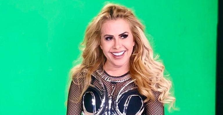 Joelma surge agarradinha com ‘paixão antiga’: ”Atendendo a pedidos”