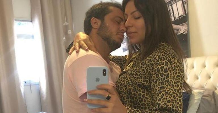 Andressa Ferreira exibe barriguinha de 4 meses e rebate seguidor sobre Thammy: ”Melhor pai”