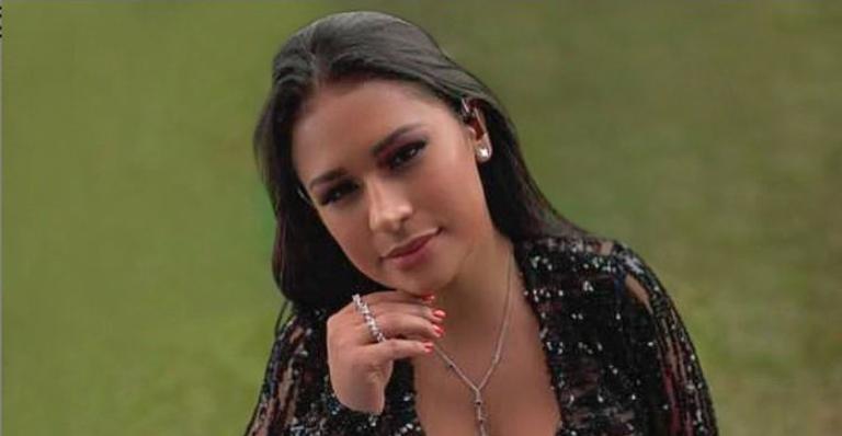Vem bebê por aí? Kaká Diniz chama Simone para viagem a sós e cantora suspeita: ”Ele tá querendo”