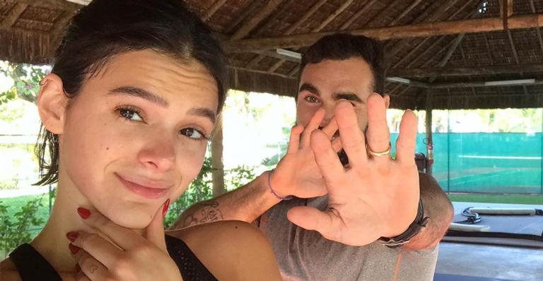 Bruna Marquezine malha pesado com Chico Salgado e brinca: ‘’Por que todo mundo não nasce Grazi Massafera?‘’