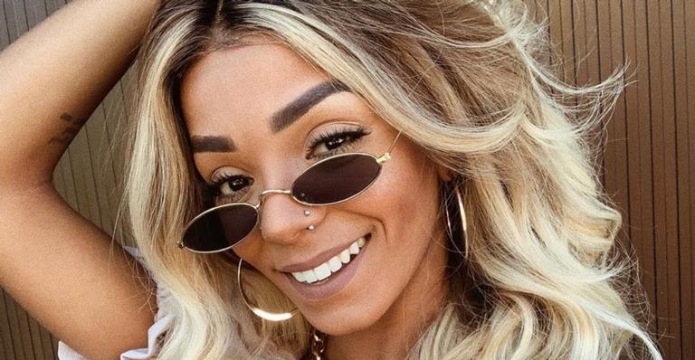 Adeus, fios longos! Namorada de Ludmilla muda o visual e surge irreconhecível