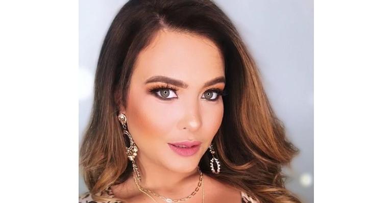 Geisy Arruda provoca seguidores com foto de lingerie e coloca aviso: ”Proibido para menores”