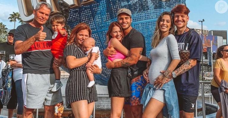 Veja imagens das novas mansões da família Poncio construídas uma ao lado da outra