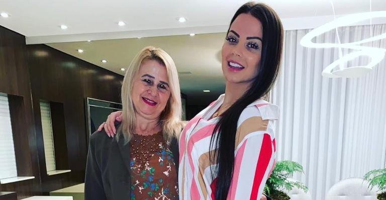 Mãe de Victoria Villarim compara seu corpo com o da filha e é ovacionada na web: ”Idênticas”