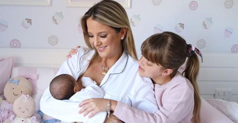 Ticiane Pinheiro se derrete por César Tralli e fala sobre amamentação de Manu: ”Machuca”