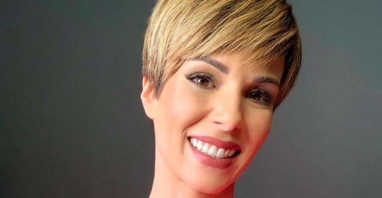 Amigas da ioga? Ana Furtado tenta imitar pose dificílima de Grazi Massafera e mostra resultado