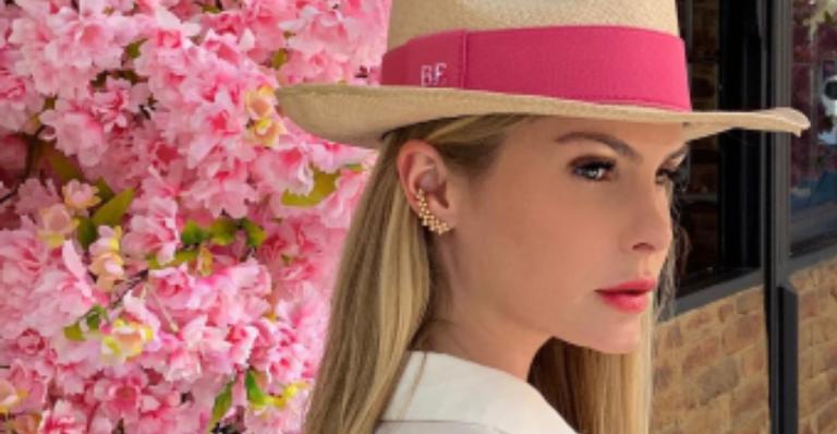 Barbara Evans posa de biquíni vermelho após tomar banho Turco ”Haman”; Entenda a técnica!