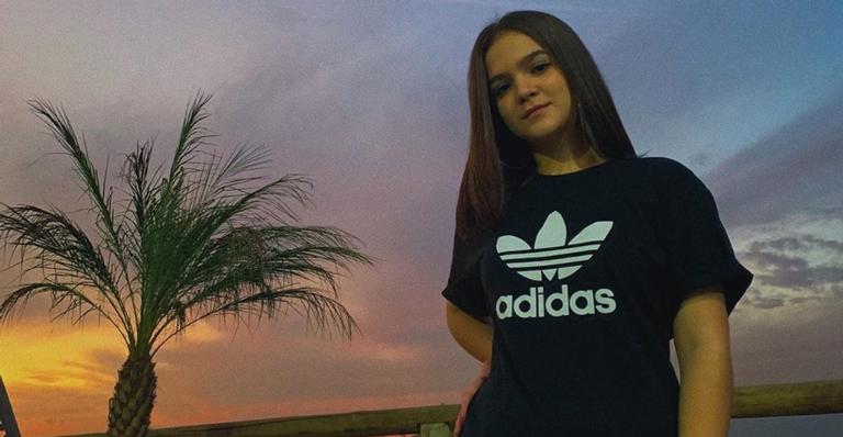 Uau! Aos 15 anos, Mel Maia é vista beijando jogador do Fluminense em show de funkeiro