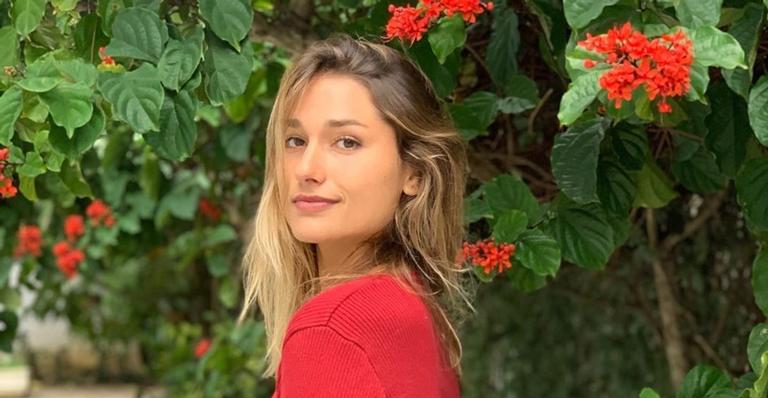 Livre, leve e solta! Sasha e amiga compartilham fotos de viagem para Noronha