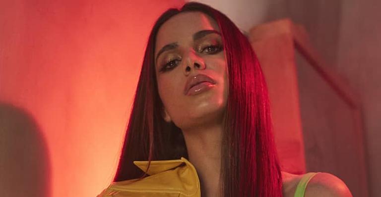Anitta relata dor de barriga em palco: ”Fiz o show segurando a rebolada”