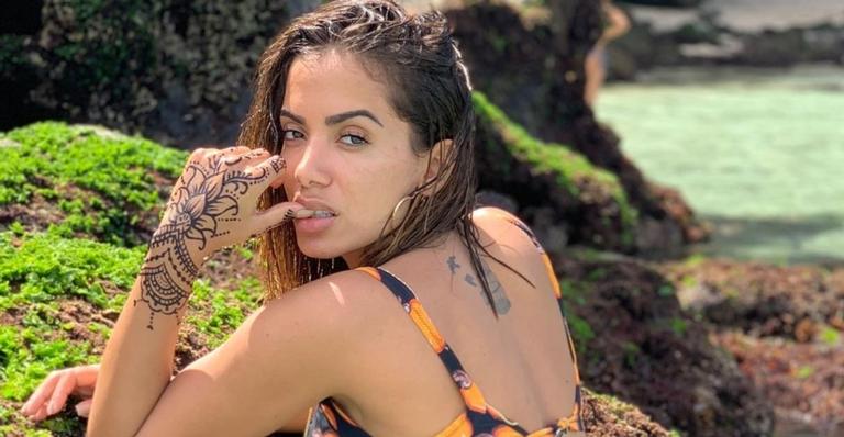 Anitta recebe críticas e abre o coração no Twitter: ”Me sinto triste de vocês reclamarem de cada detalhe”