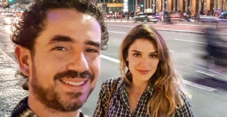 Rafa Brites se declara a Felipe Andreoli em celebração de 9 anos de união
