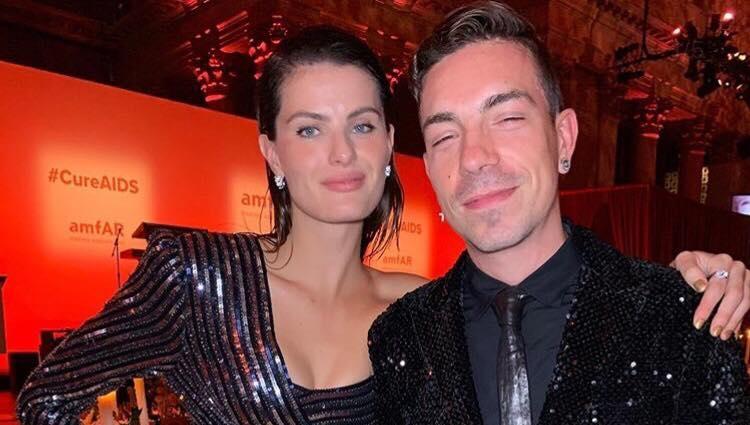 Isabeli Fontana celebra três anos de casamento e declara: ”Vivo um conto de fadas”