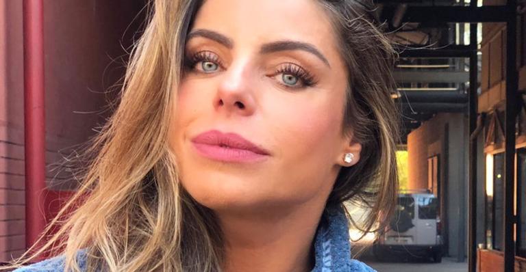 Aos 40 anos, Daniela Cicarelli surge coberta de lama e corpo sarado chama atenção