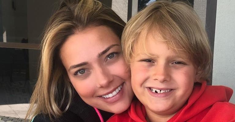 Na reta final da gestação, Carol Dantas ganha chá de bebê surpresa