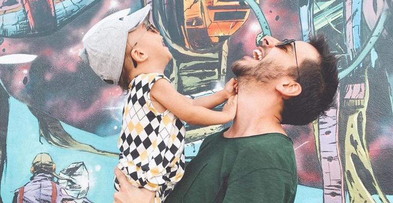 Junior Lima afirma que não quer que o filho siga seus passos na música: ‘’Não vou aconselhar’’