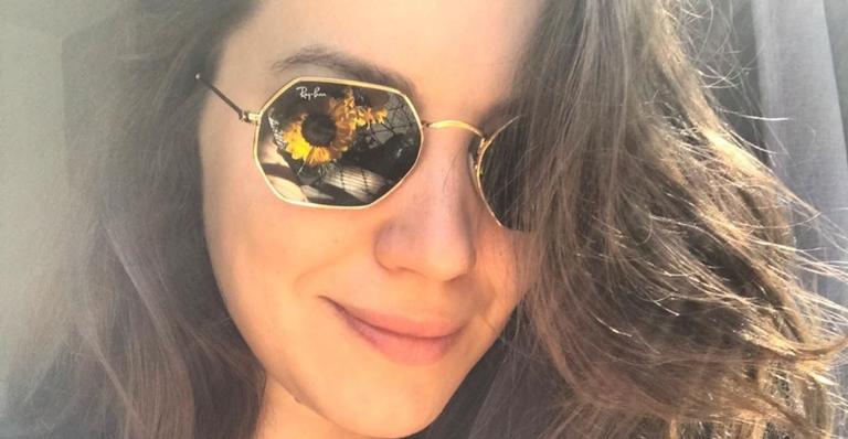 Sol e amizade! Nathalia Dill curte praia com Marina Moschen