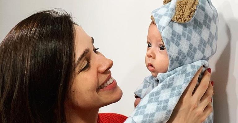Sabrina Petraglia é criticada na web por amamentar o filho enquanto pratica exercícios físicos