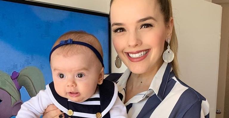 Thaeme Mariôto mostra detalhes do batismo da filha, Liz