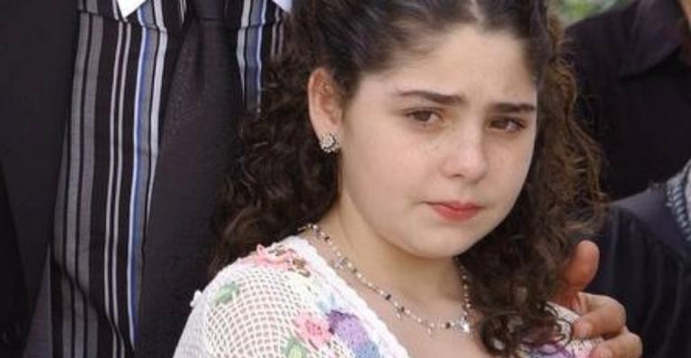 Lembra dela? Ex-atriz mirim surge de biquíni e corpão impressiona 