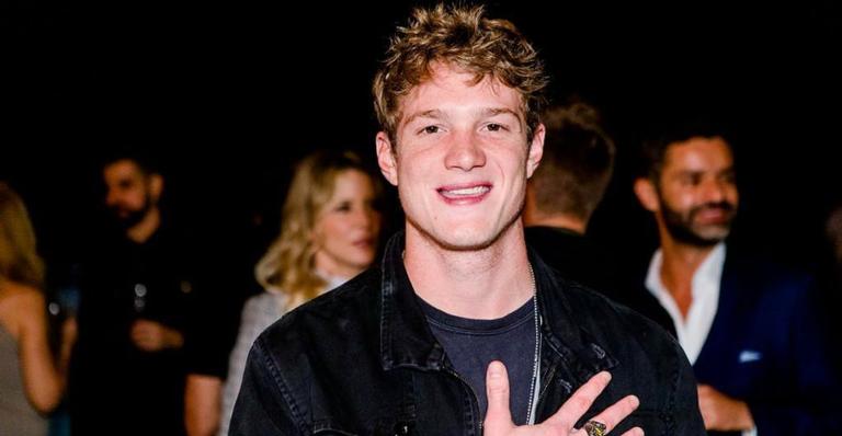 Protagonista da ‘Malhação’, Pedro Novaes reúne familiares em clique para lá de amoroso: ”Todo dia é dia”