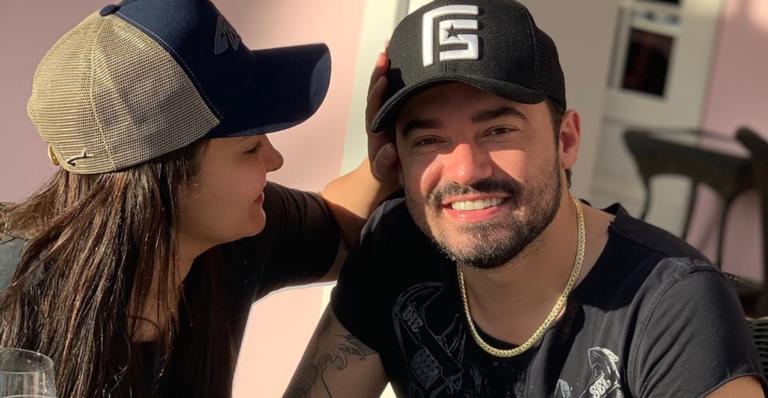 Fernando Zor e Maiara passam a noite juntos e dividem momento íntimo com seguidores
