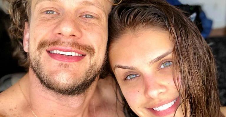 Em clima de aventura, Paloma Bernardi curte férias com o namorado Dudu Pelizzari