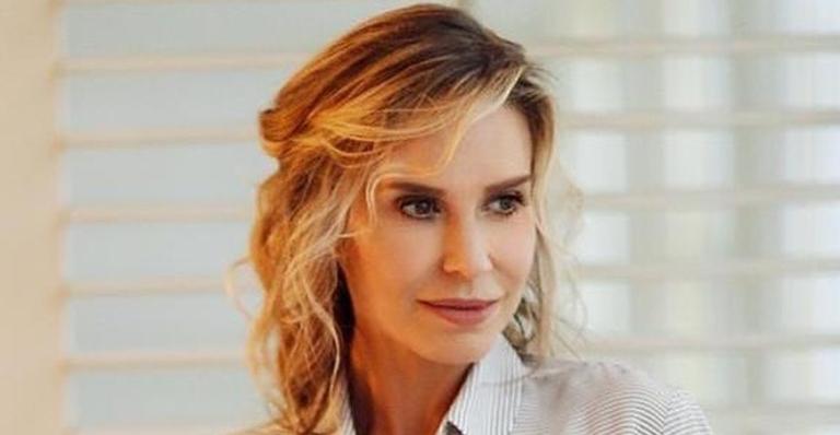 Paula Burlamaqui festeja casal com ator 30 anos mais novo: ”Só o amor importa!”