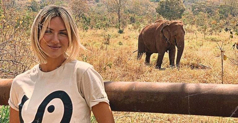 Sedutora! Giovanna Ewbank posa só de lingerie e sensualiza